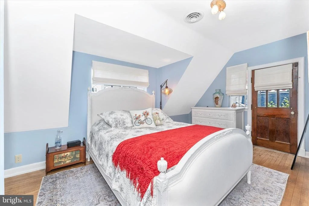 Photo of 402 W 2ND STREET