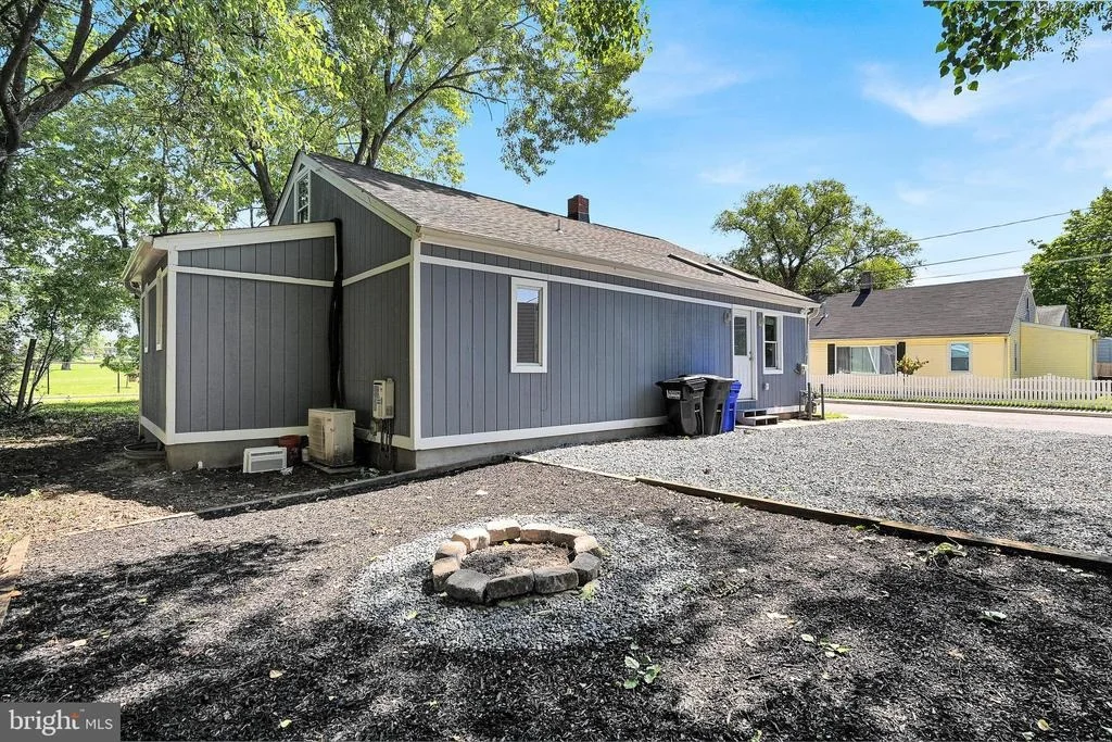 Photo of 501 CLAYS LANE
