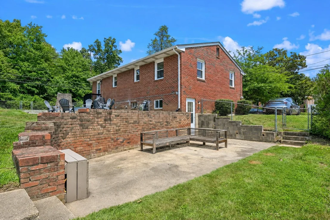 Photo of 8901 TOWNSEND LANE