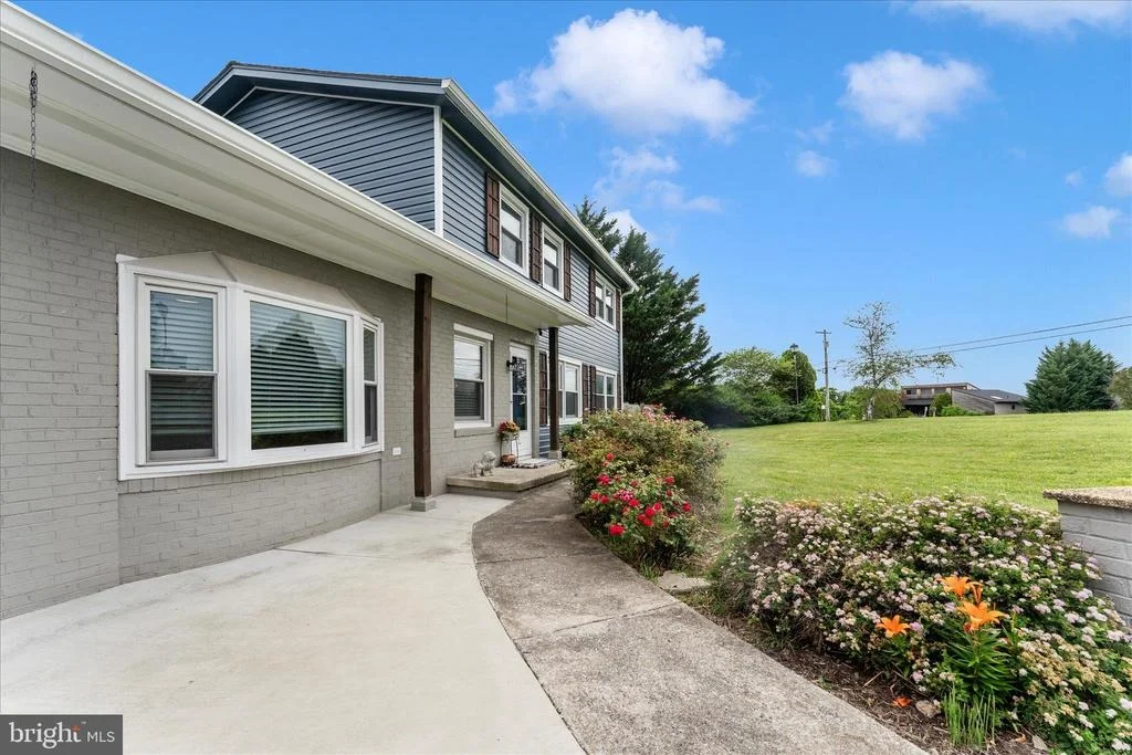 Photo of 301 LANAFIELD DRIVE