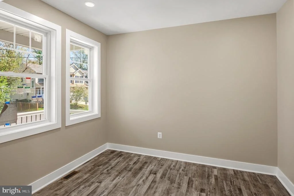 Photo of 584 PARK ROAD
