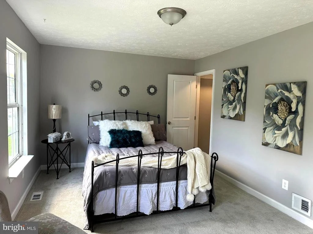 Photo of 7814 OUTING AVENUE