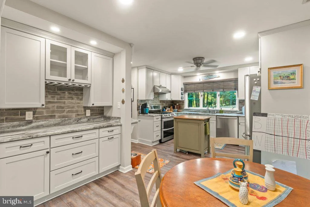 Photo of 4208 RAVENHURST CIRCLE
