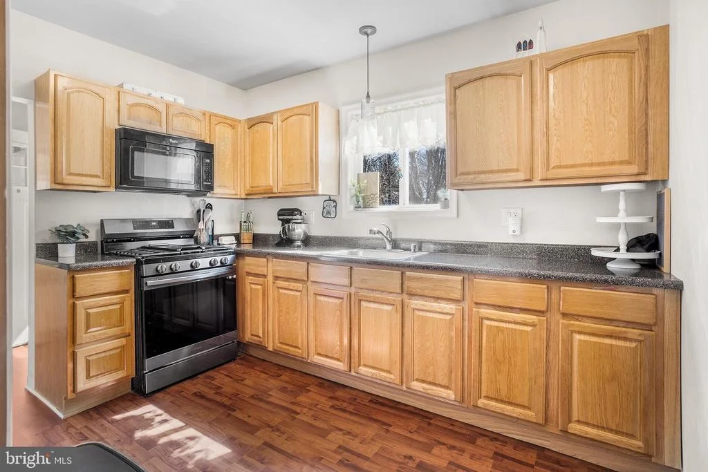 Photo of 607 RAILROAD BOULEVARD