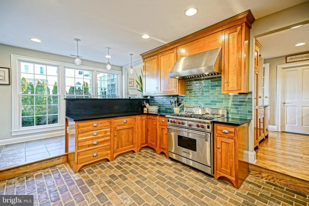 Photo of 558 PILOTTOWN ROAD