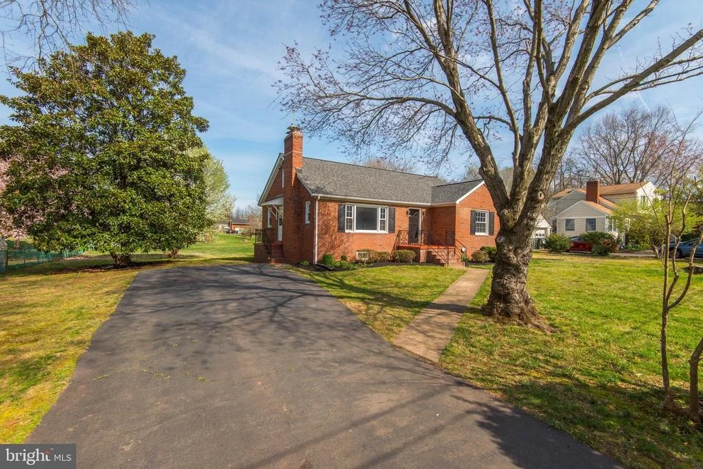 Photo of 8904 CHERRY TREE LANE