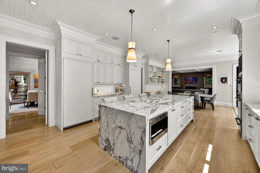 Photo of 4432 CHESTNUT LANE NW