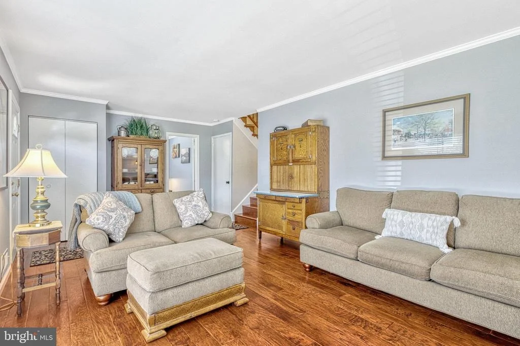 Photo of 10318 FOREST AVENUE
