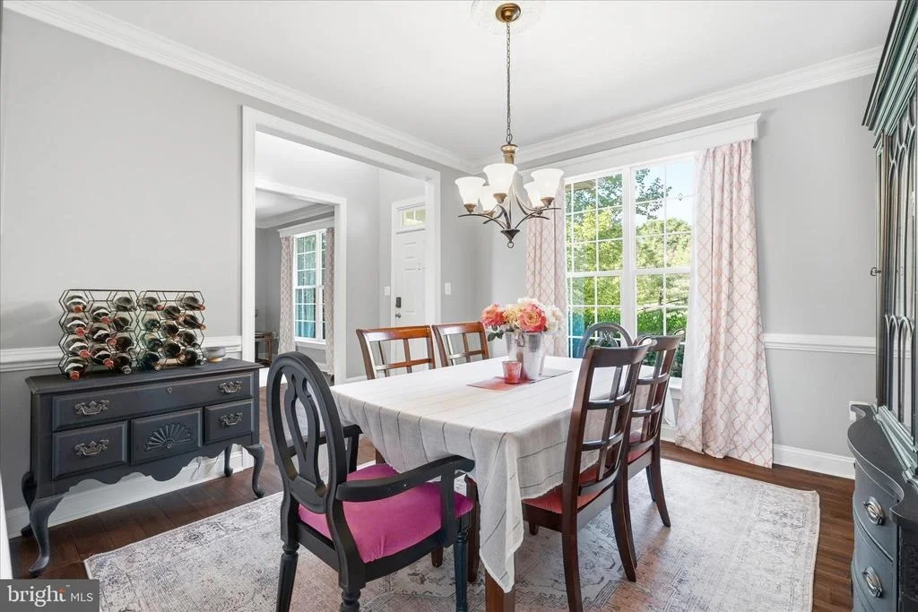 Photo of 2258 W. GREENLEAF DRIVE