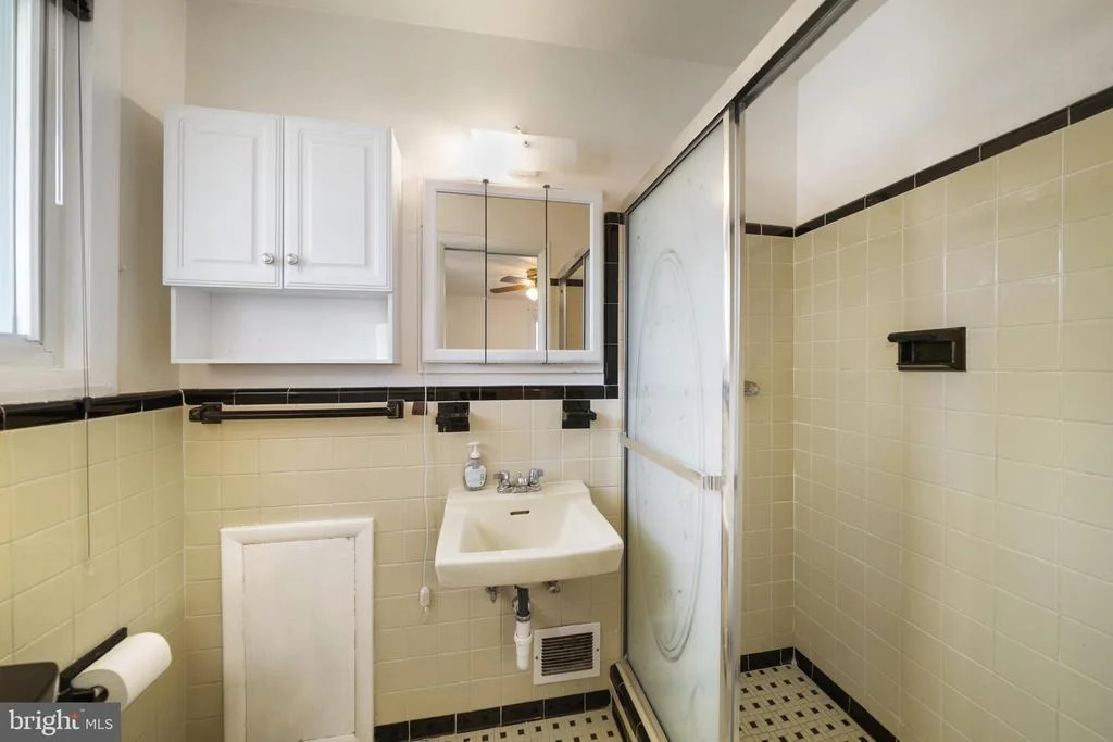 Photo of 1509 VIVIAN PLACE