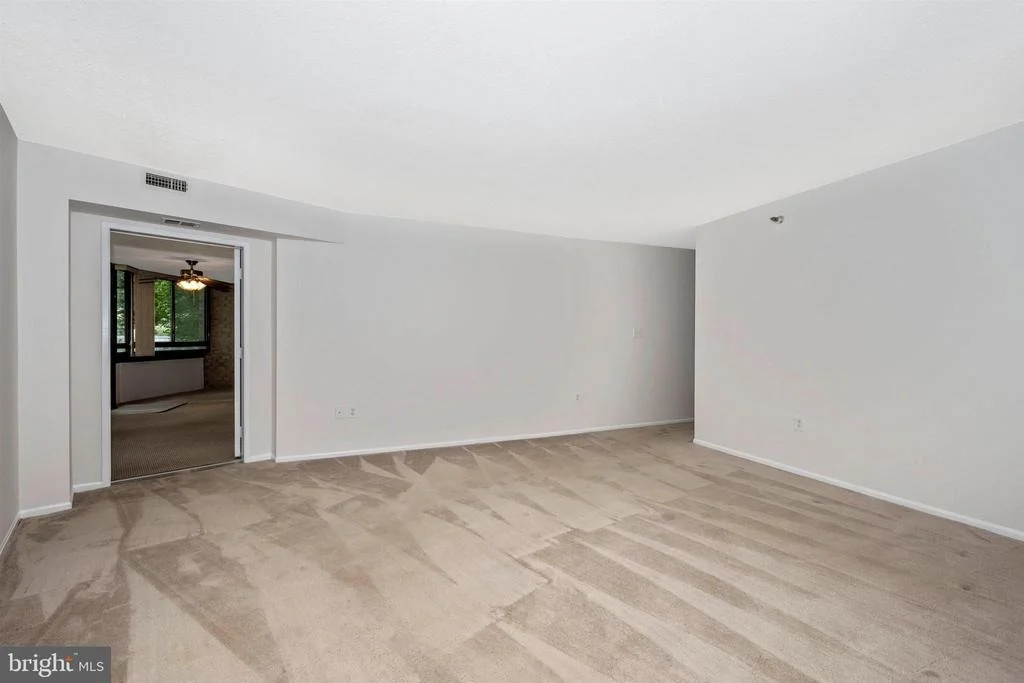 Photo of Unit 1104 at 15101 INTERLACHEN DRIVE
