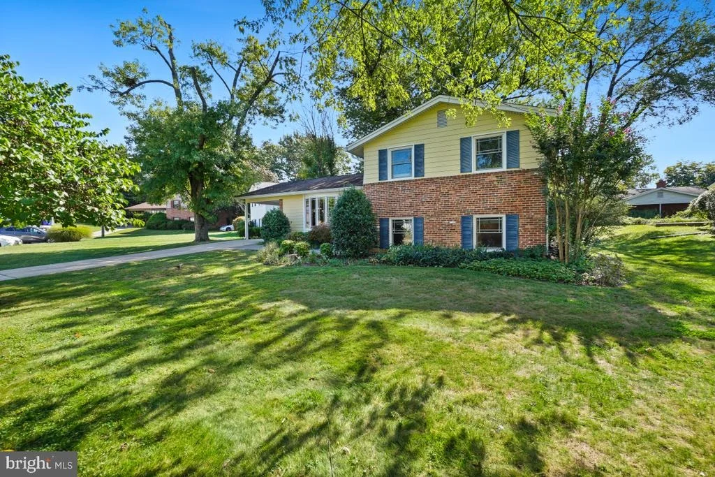 Photo of 418 NEALE COURT