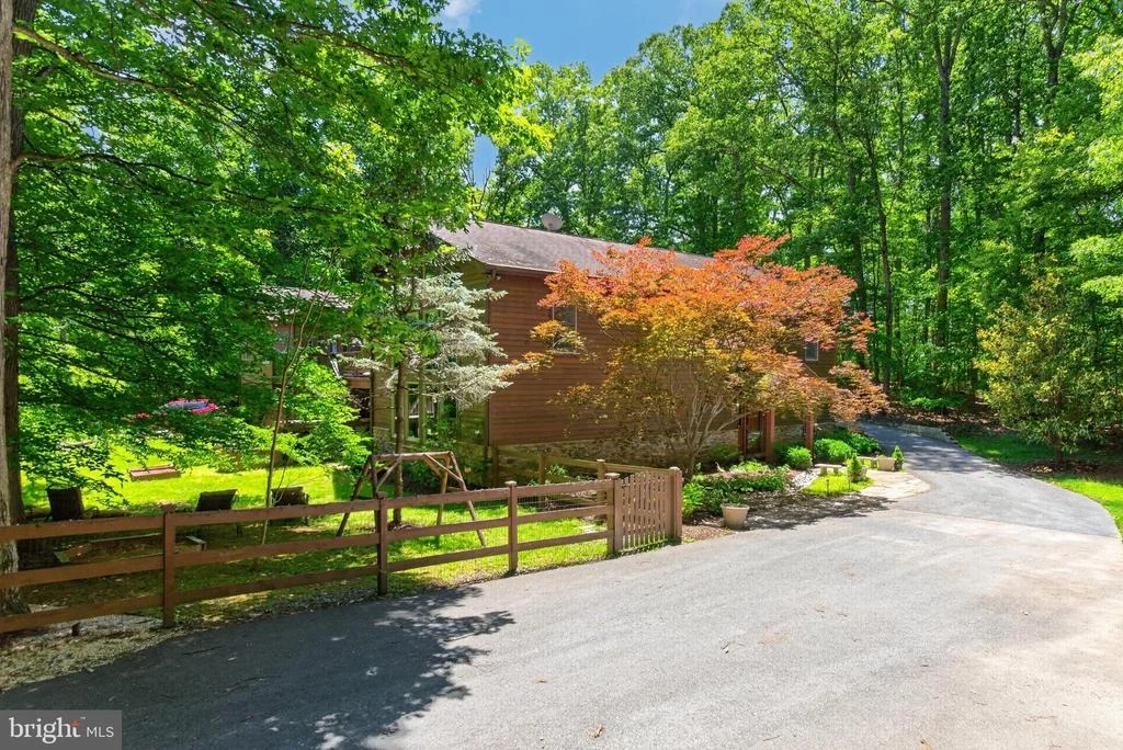 Photo of 1137 SUGARLOAF MOUNTAIN ROAD