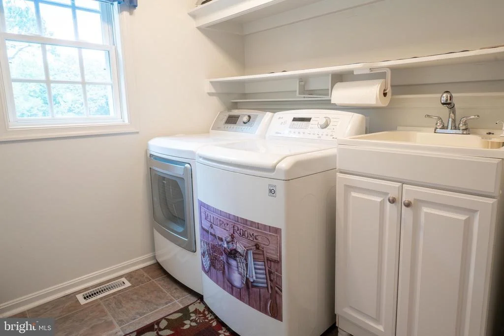 Photo of 4025 BECKYS WAY