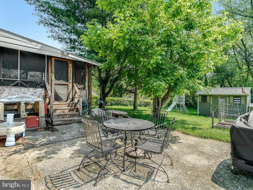 Photo of 12117 EDGEMONT STREET