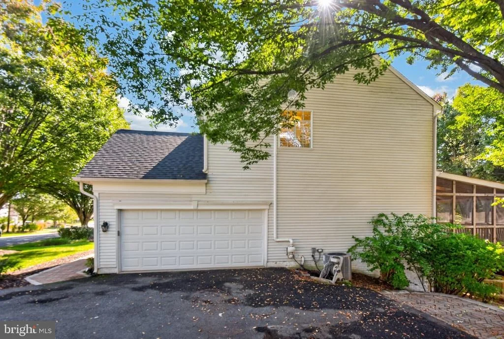 Photo of 6553 BALLYMORE LANE