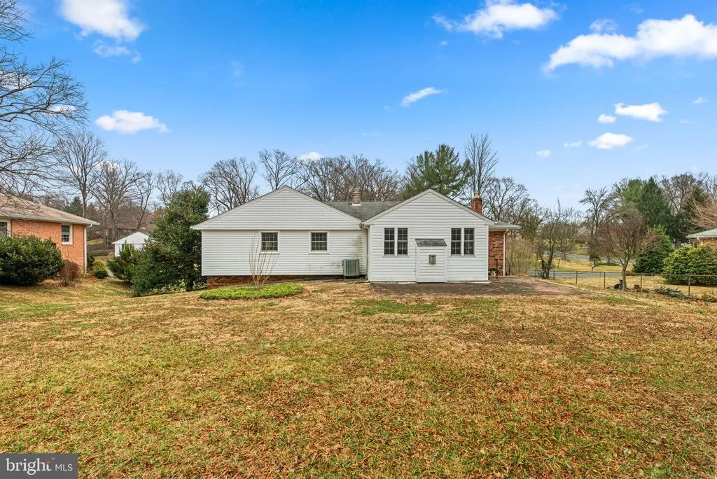 Photo of 19104 WILLOW GROVE ROAD