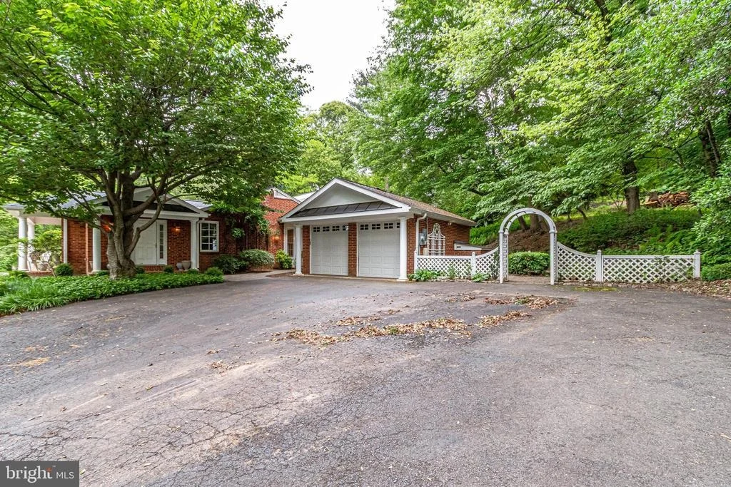 Photo of 1343 SCOTTS RUN ROAD