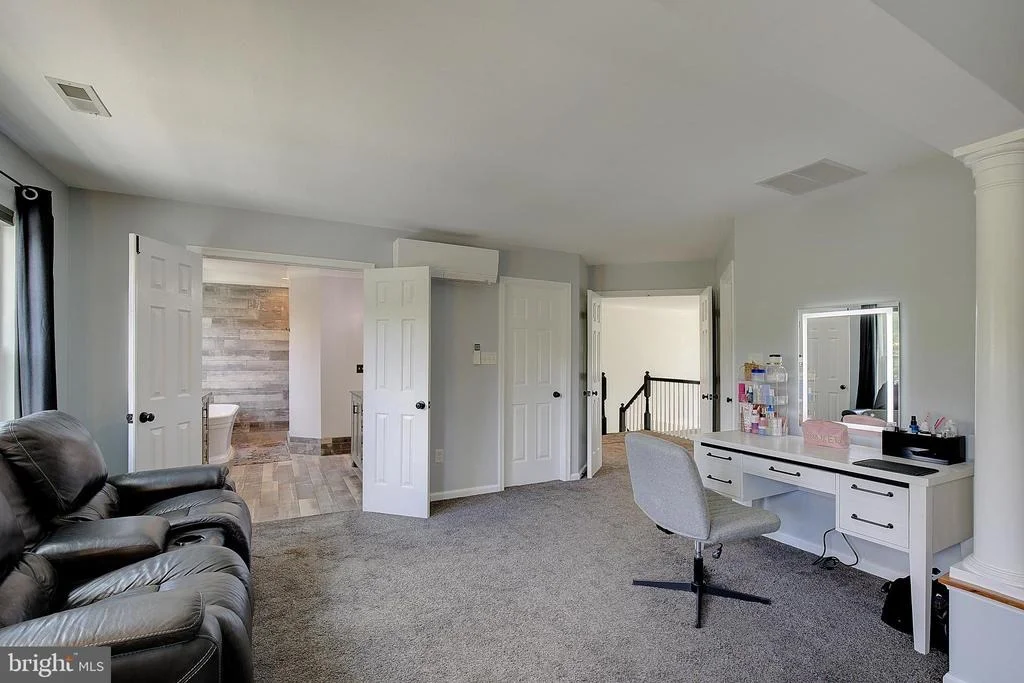 Photo of 2424 VALLEY BROOK LANE
