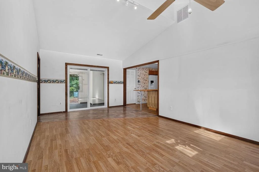 Photo of 323 AVONDALE DRIVE