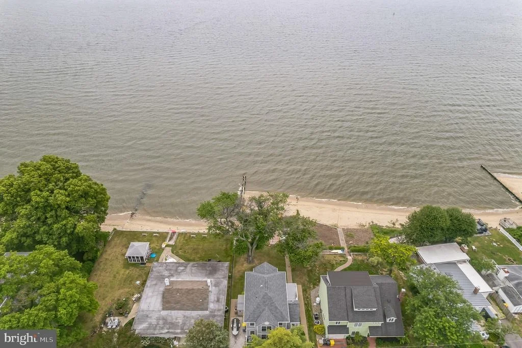 Photo of 3963 BAYSIDE DRIVE