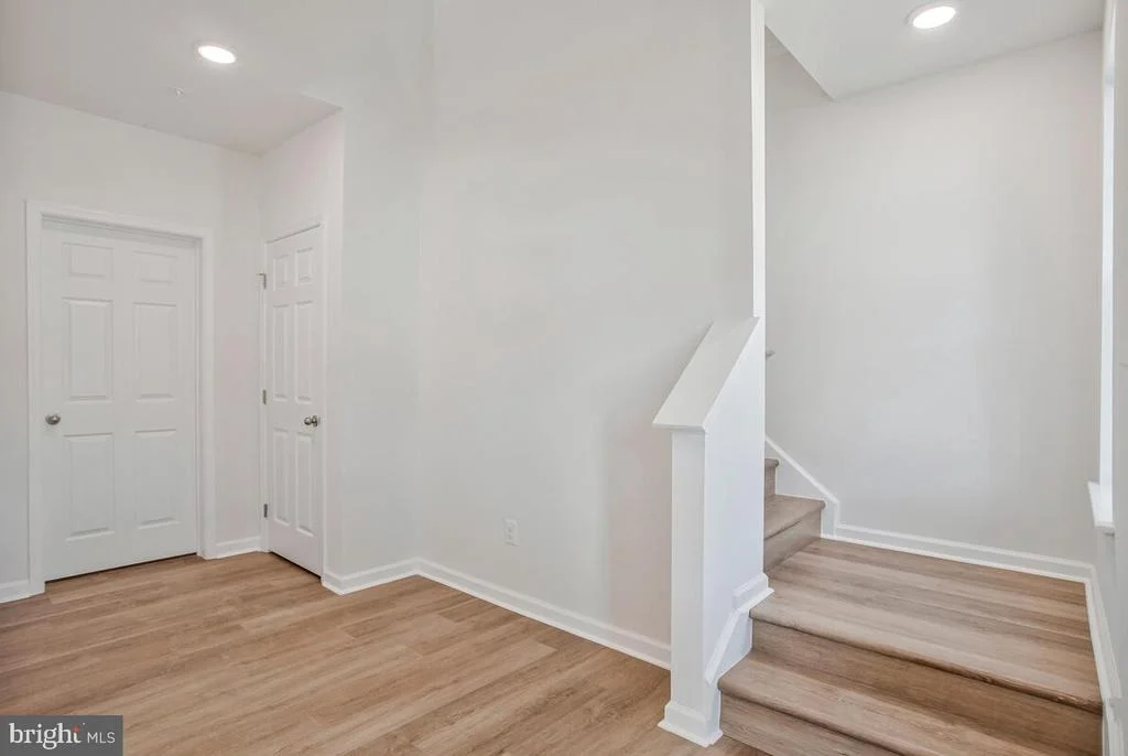 Photo of 900 WALNUT AVENUE