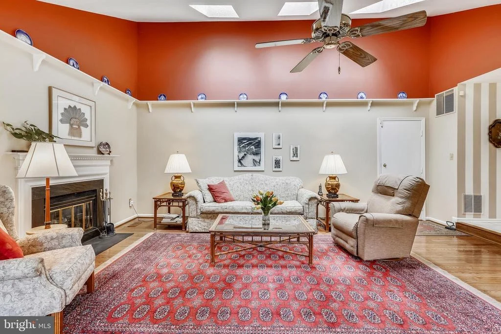 Photo of 9905 MAINSAIL DRIVE