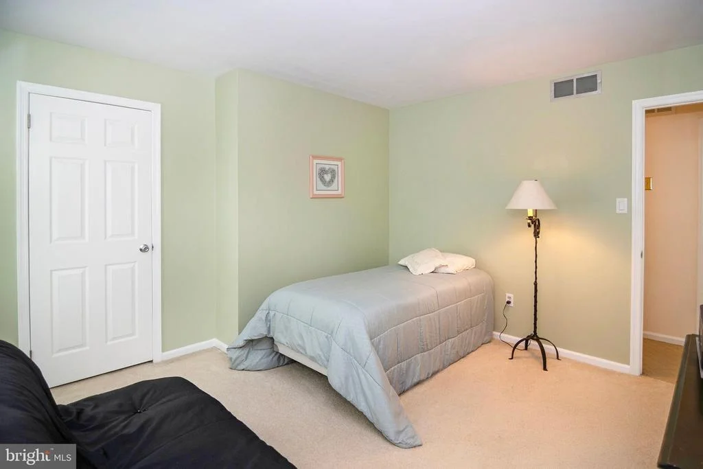 Photo of 18 ABERDEEN DRIVE