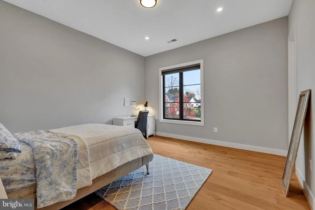 Photo of 1100 BALLS HILL ROAD