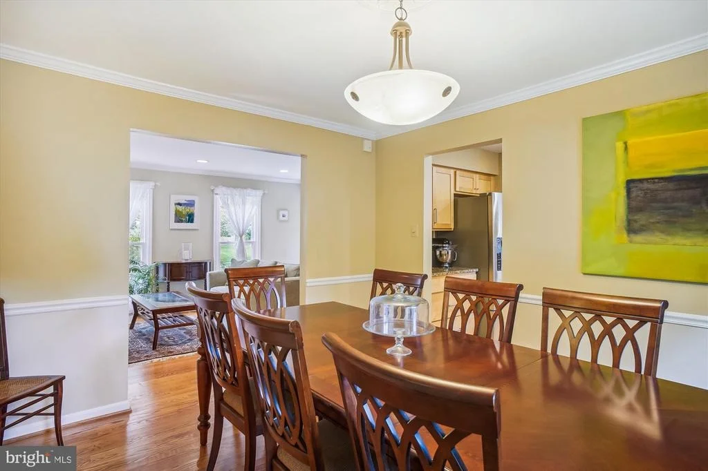 Photo of 2427 HENSLOWE DRIVE