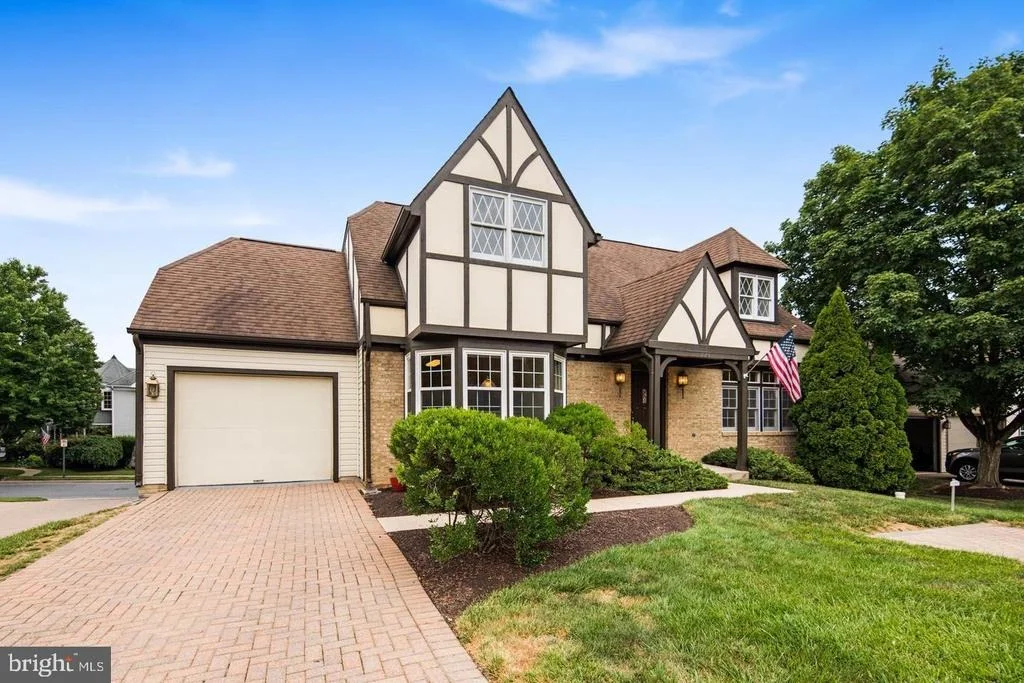 Photo of 2379 BEAR DEN ROAD
