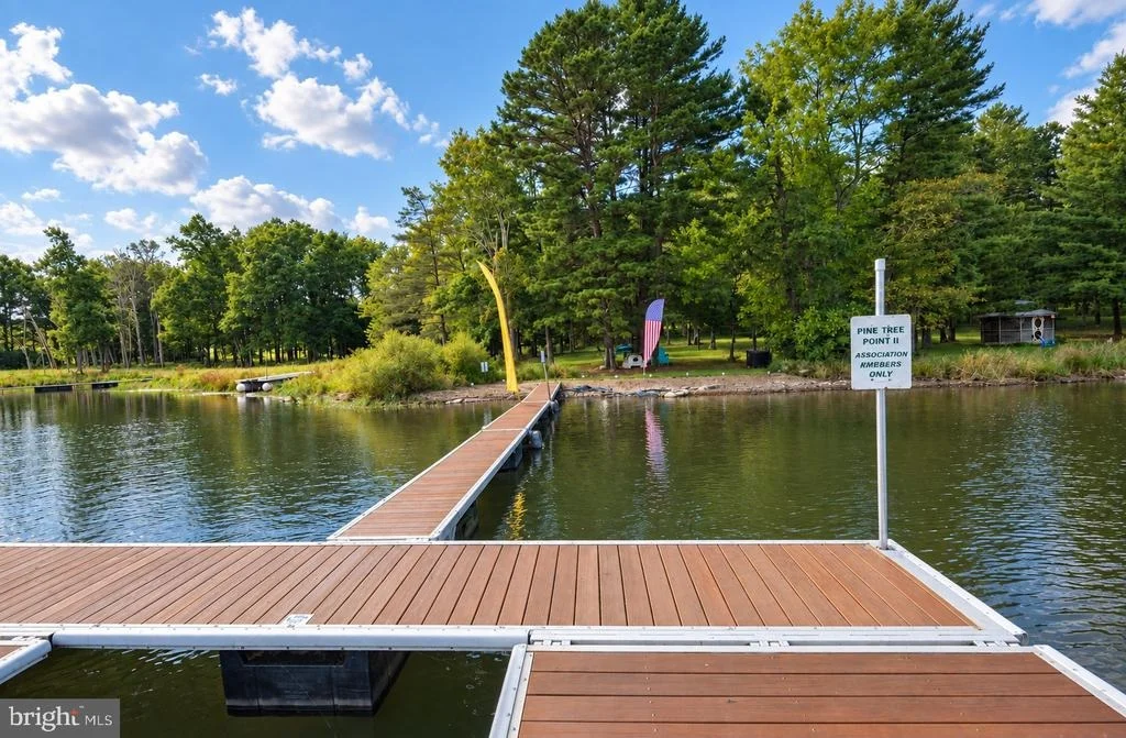 Photo of 925 PINE TREE POINT ROAD