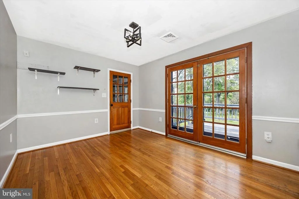 Photo of 3905 SUGARLOAF DRIVE