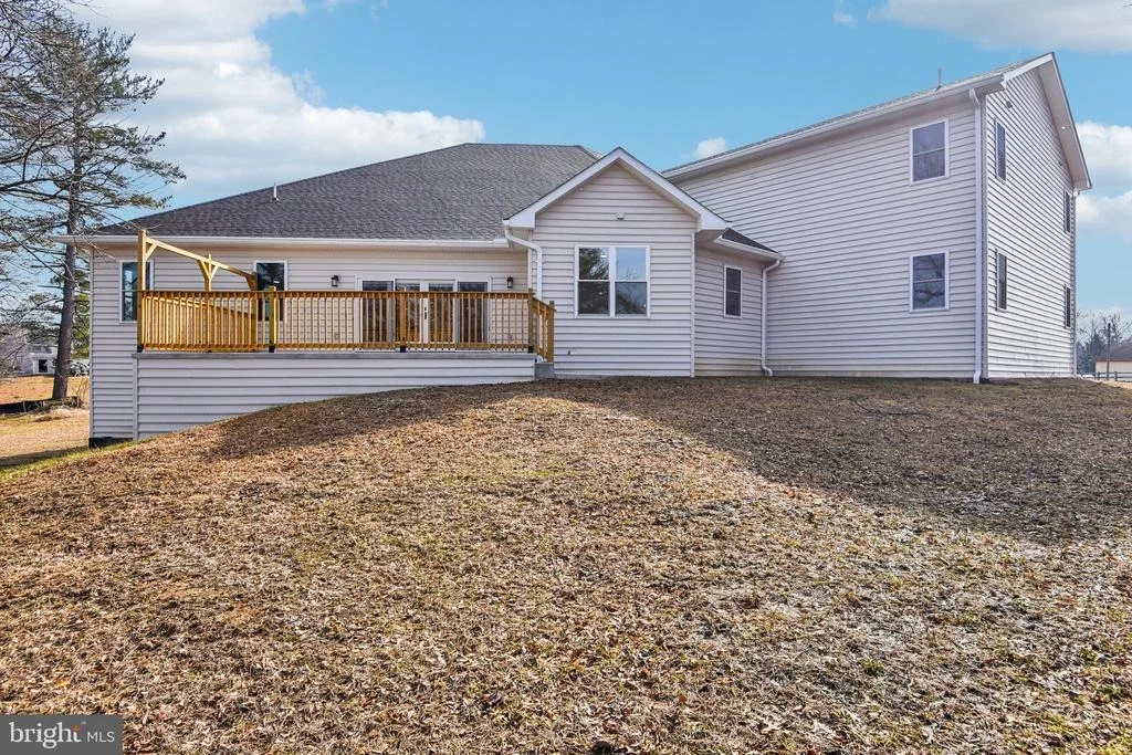 Photo of 8325 GROVE ANGLE ROAD