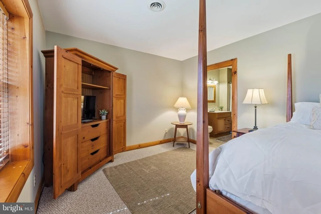 Photo of 206 HIGHLINE DRIVE
