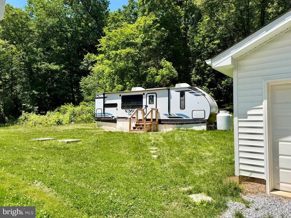 Photo of 10121 PUTMAN ROAD