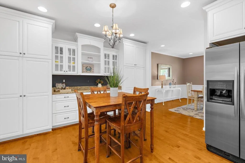 Photo of 527 BAY HILLS DRIVE