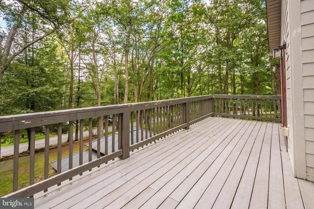 Photo of 495 WHITE OAK DRIVE