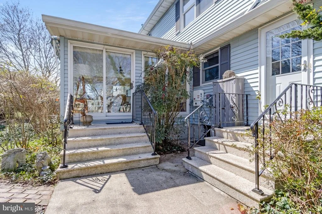 Photo of 15 HARBORVIEW ROAD