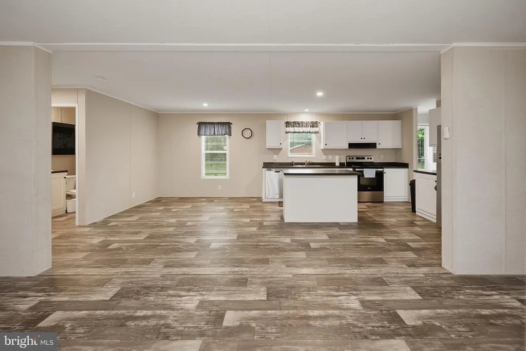 Photo of 635 DENNETT ROAD