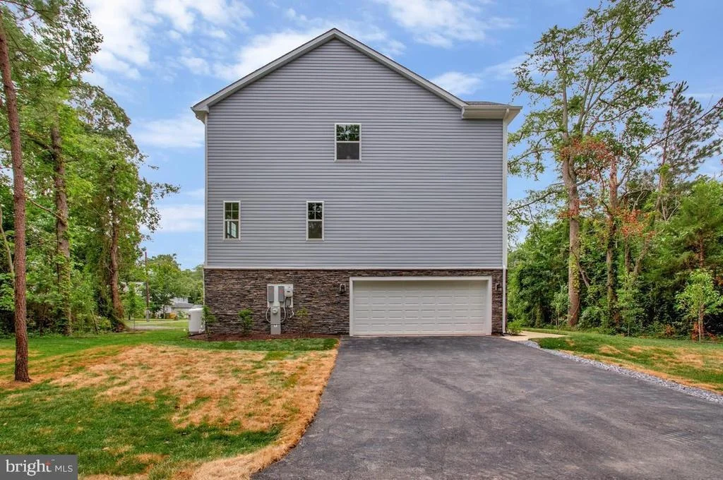 Photo of 721 NOLLMEYER ROAD