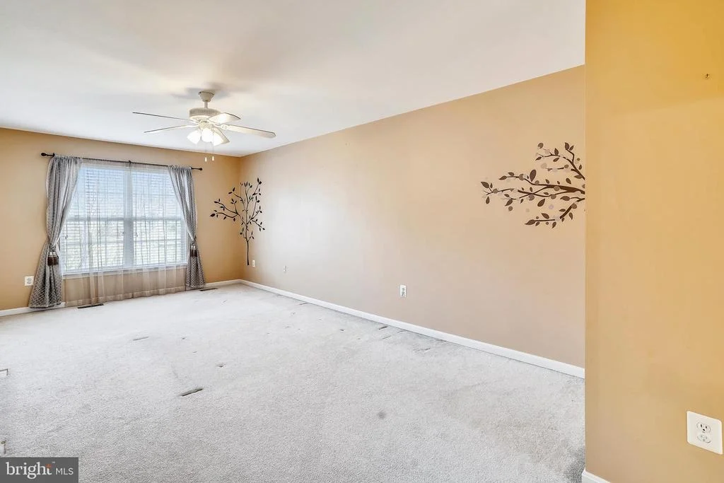 Photo of 2240 W GREENLEAF DRIVE