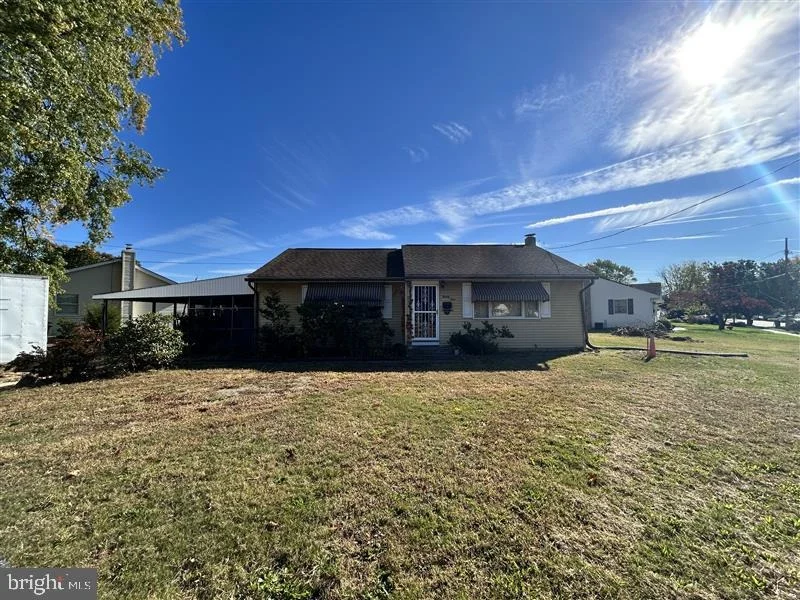 Photo of 24 W LOIS DRIVE