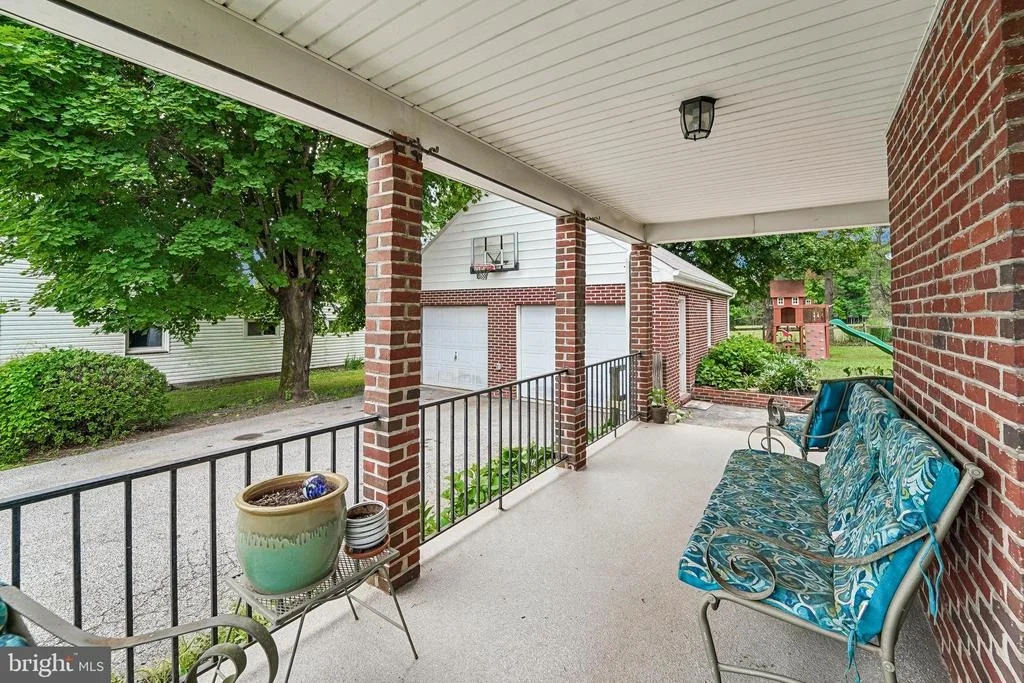 Photo of 743 MONKTON ROAD