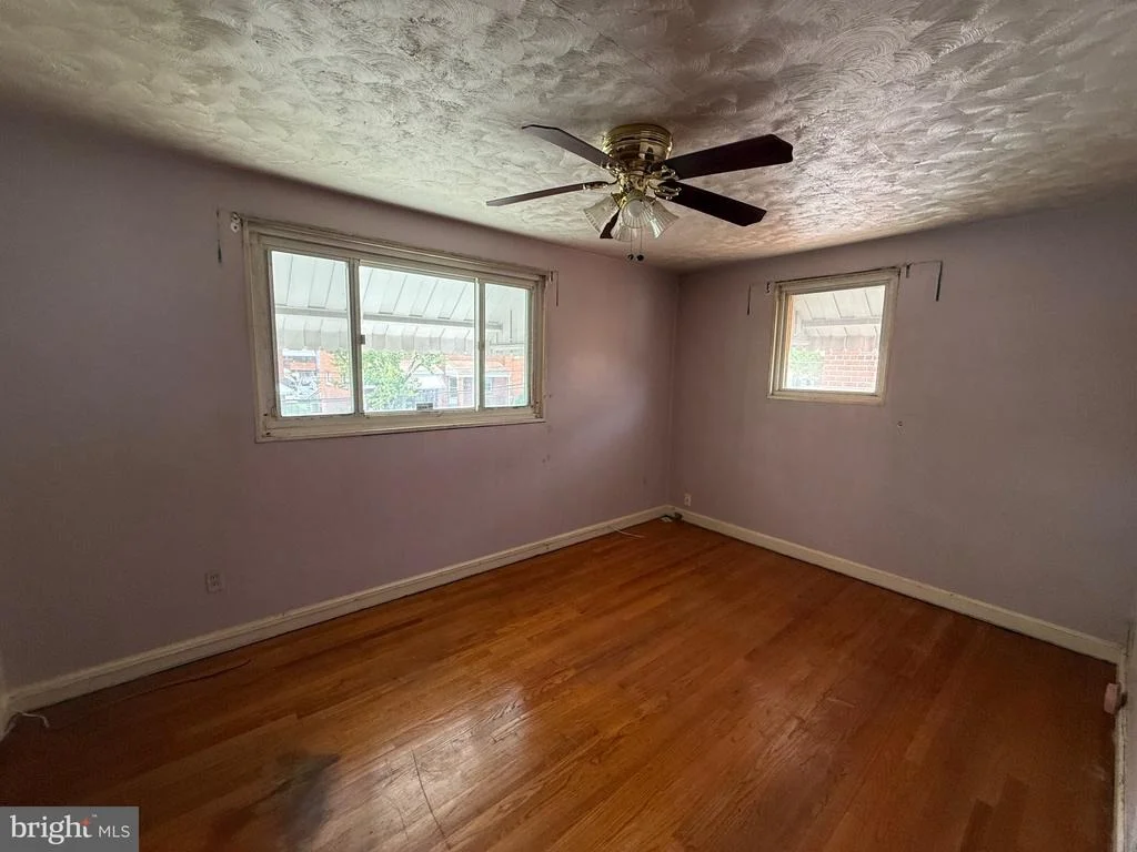 Photo of 125 48TH PLACE NE