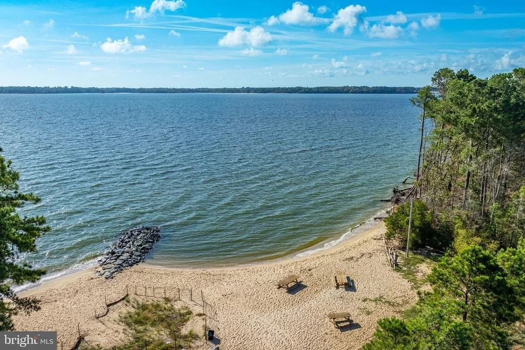 Photo of 547 BEECH DRIVE