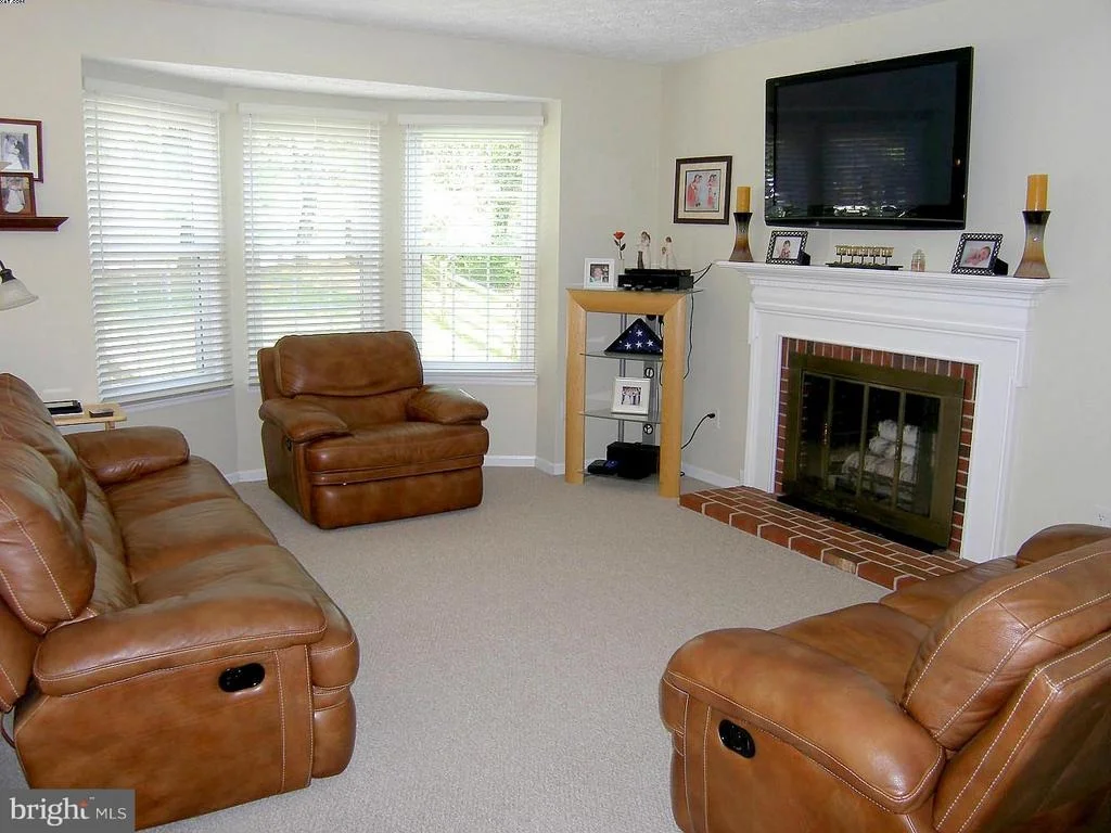 Photo of 127 BOOKHAM LANE