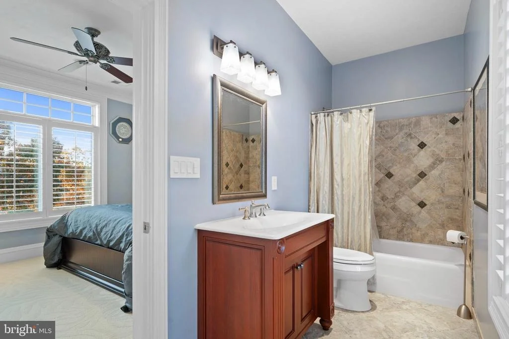 Photo of 206 HARBOR DRIVE