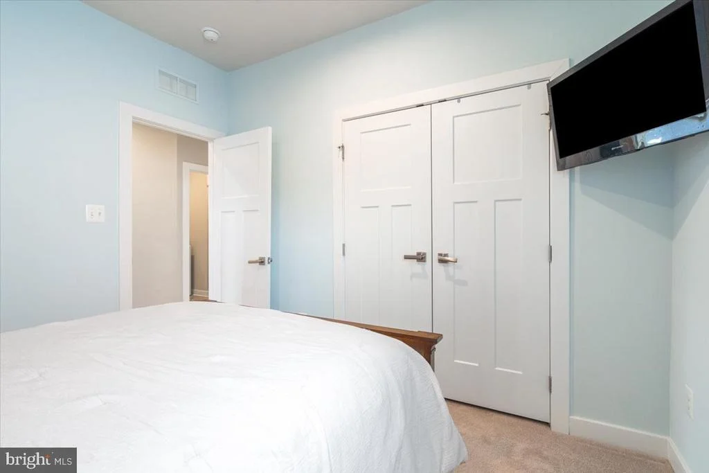 Photo of 1215 FUTURITY STREET