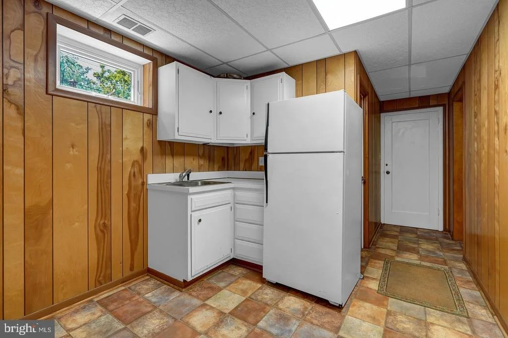 Photo of 9233 FARNSWORTH DRIVE